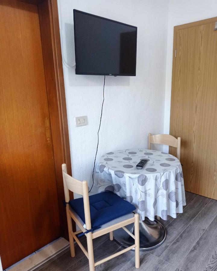 Casa Del Olivo Lejlighed Tučepi Eksteriør billede
