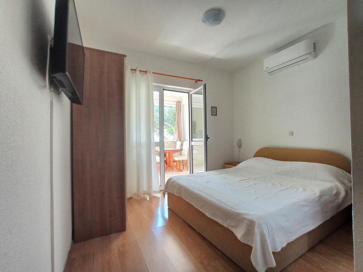 Casa Del Olivo Lejlighed Tučepi Eksteriør billede